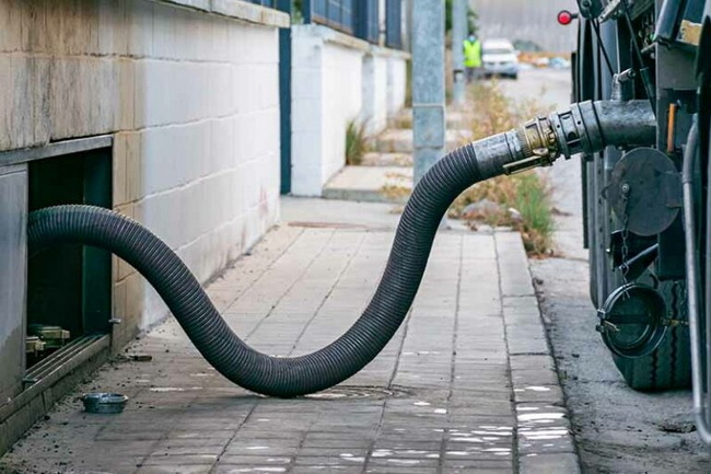 What Is a Suction Hose A Complete Guide for Industrial Applications Что такое всасывающий шланг. Полное руководство по промышленному применению.