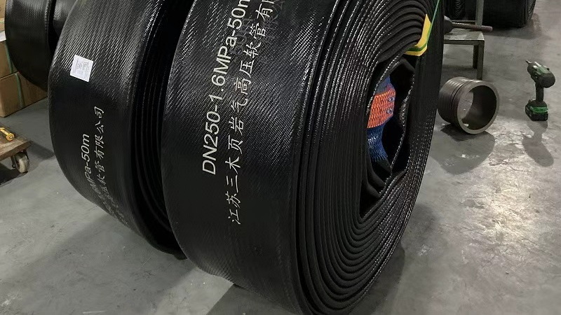 High Pressure TPU Layflat Hose Roll Рулон шланга Lay Flat высокого давления из ТПУ